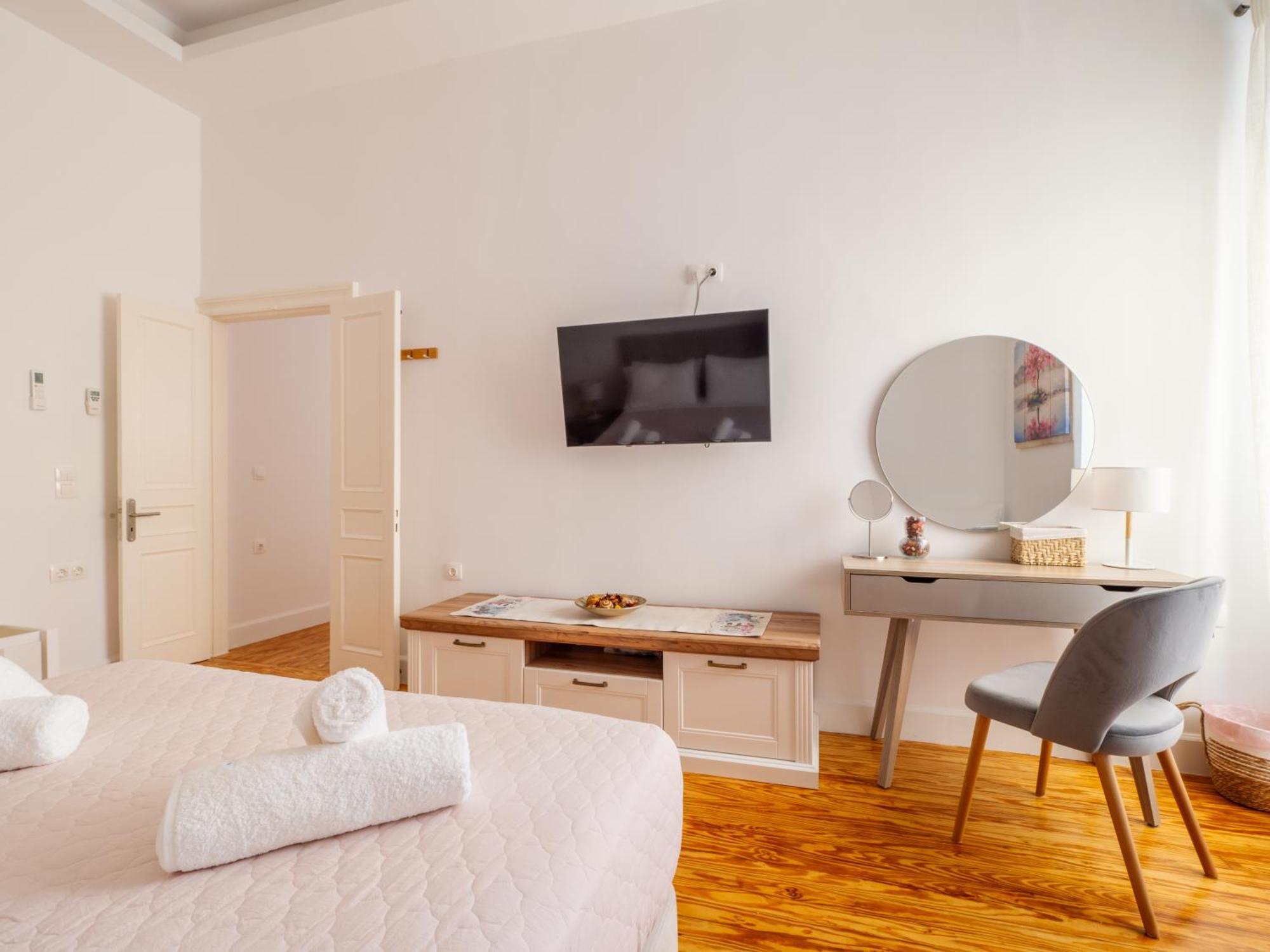 Alexandras Luxury Heaven *